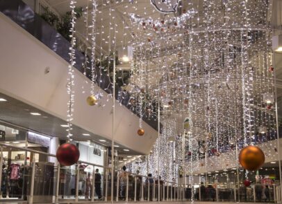 O Natal é a época do ano mais importante para o comércio. Neste contexto, a iluminação de Natal de um centro comercial não é…
