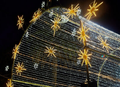 As luzes de Natal em Bilbau fazem parte de uma experiência que transforma a cidade todos os anos durante esta época tão espe…